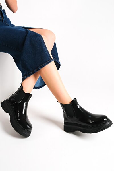KYC SHOES KADIN BOT SİYAH KIRIŞIK RUGAN YANI LASTİKLİ CHEALSEA KALINTABAN 5 CM MATERYAL VEGAN/CİLT