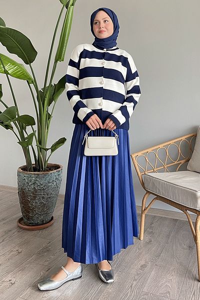 InStyle Cardigan de tricotaj bleumarin - cu nasturi aurii și dungi