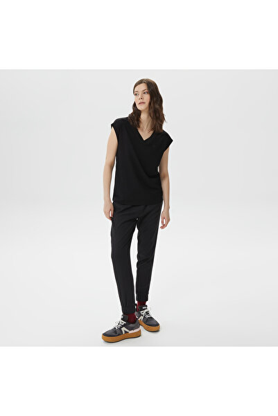 Lacoste Kadın Slim Fit V Yaka Siyah T-Shirt