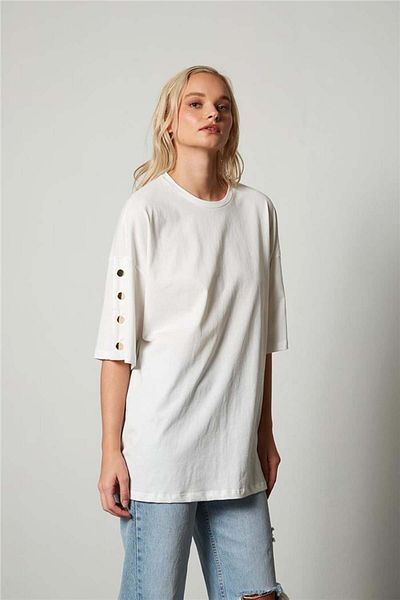Avrile Ecru Women's Oversize T-Shirt - Snap Detailed Sleeves