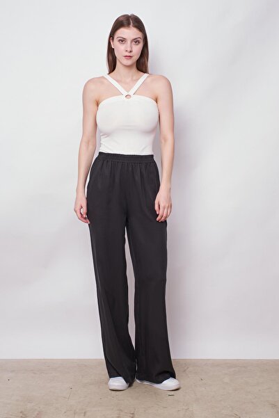 Jument Stylish Fabric 100% Iyocell Flowable Pants with High Waist and Side Pockets - Black