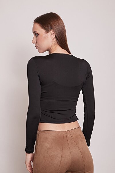 Jument Плик с кръстосан яка, събрана предна част, дълги ръкави, къса еластична блуза - черна