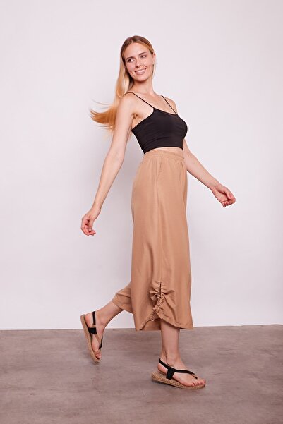 Jument Παντελόνι με ψηλόμεσο και φαρδύ πόδι από βισκόζη που δεν εμφανίζεται εσωτερικά - Camel