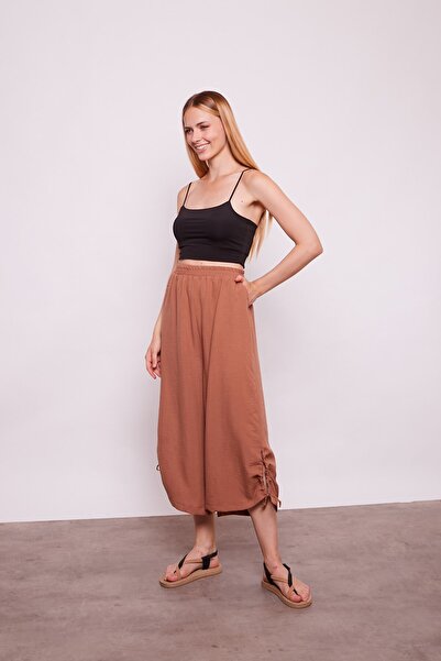 Jument Παντελόνι με ψηλόμεσο και φαρδύ πόδι από βισκόζη που δεν δείχνει εσωτερικά - Κανέλα