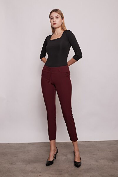 Jument بنطلون قماش بطول الكاحل مع حزام سميك وجيب مزخرف - لون عنابي