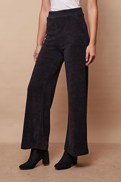 Jument Lycra Velvet Palazzo Trousers with High Waist and Side Pockets - Black