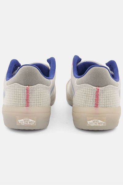 Vans Women Lace Up Evdnt Rw Ultim Skate Shoes, Cream