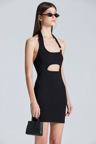 World Fashion Trends WFT2468 Rochie neagră cu accesoriu inel pentru fereastră