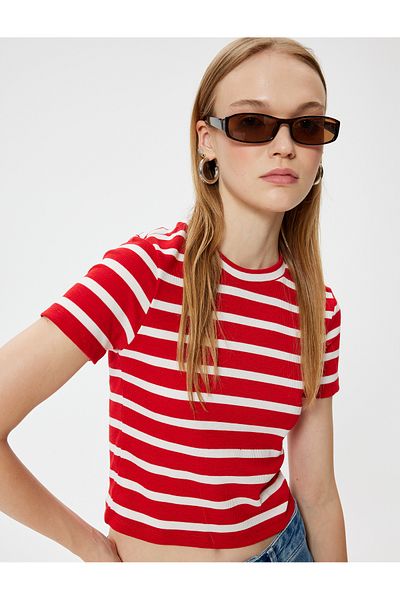 Koton Crew Neck Slim Fit Basic T-Shirt - Short Sleeve
