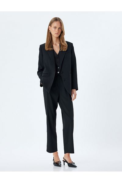 Koton Pleat Detailed Crop Leg Pocket Fabric Trousers