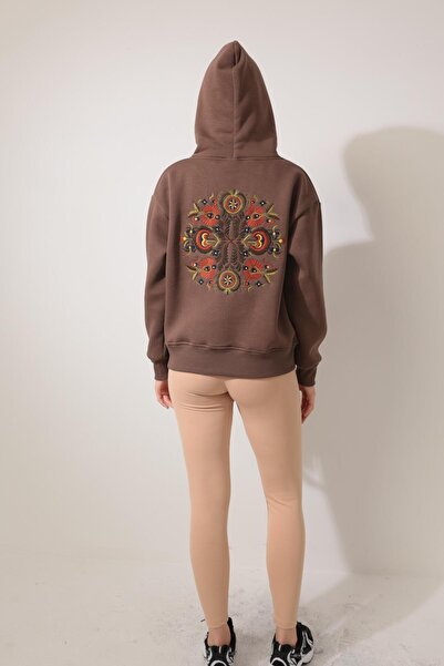 AMİDA Кафяв суитшърт с етническа бродерия - с кръгло деколте, 2435