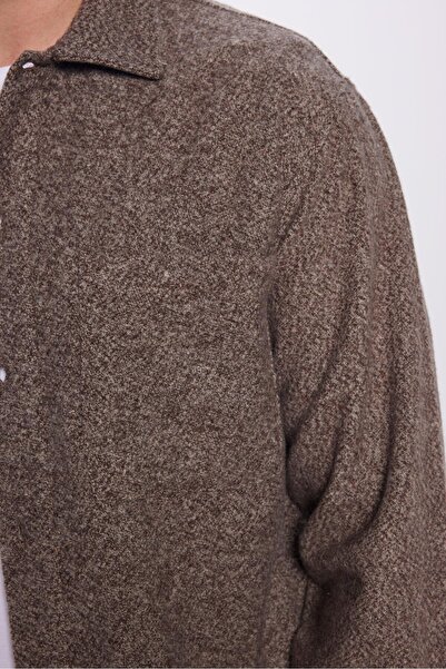 Tudors Ανδρικό χειμωνιάτικο πουκάμισο με μονόχρωμο καφέ γιακά με μονό τσέπη Relax Fit Relax Fit