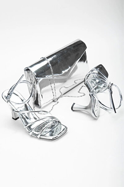 La Vivien Women's Silver Ribbed Stylish Shoes and Bag Set