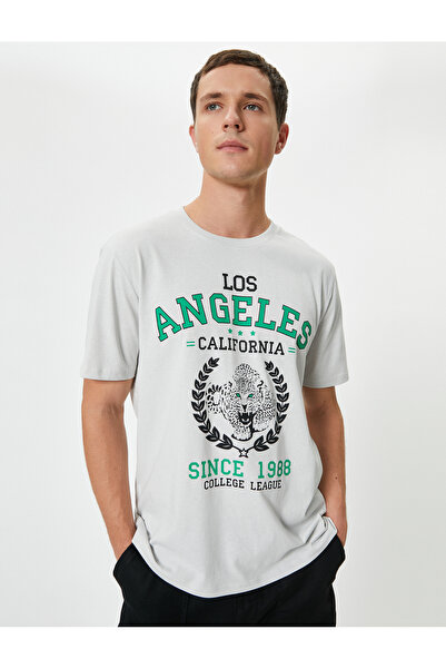 Koton Μπλουζάκι κολεγίου με κοντό μανίκι με λαιμόκοψη - στάμπα