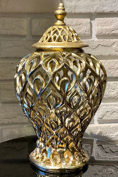 LAMEDORE Cast 40 cm Shah Cube Vase