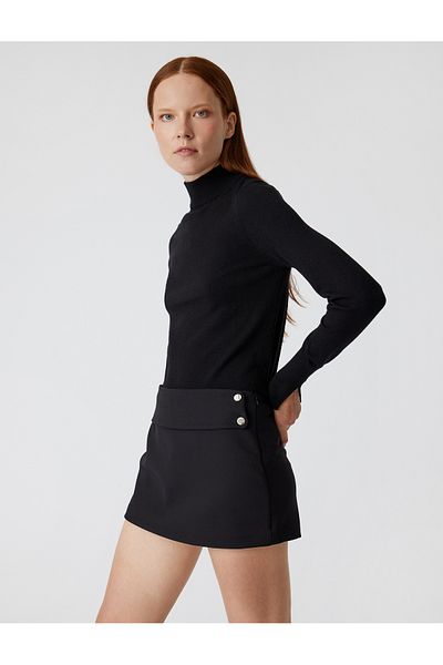 Koton Fusta mini scurtă cu talie joasă, slim fit, detaliată cu nasturi