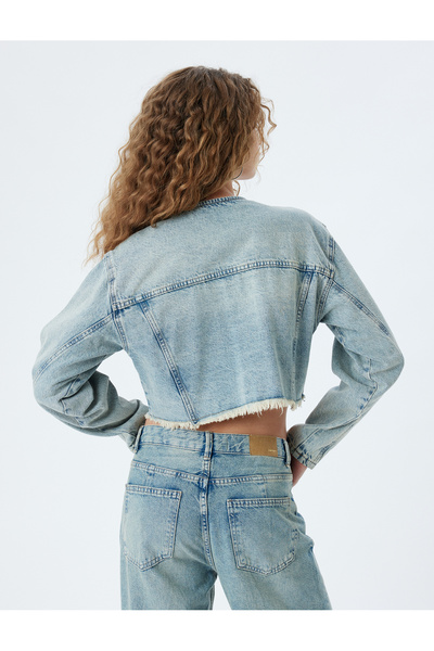 Koton Τζιν μπουφάν με στρογγυλή λαιμόκοψη και μάτι με λεπτομέρεια τσεπών