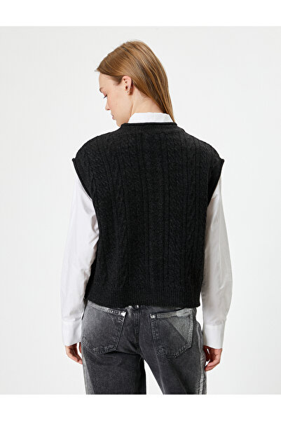 Koton Strickpullover mit Steindetail - Rundhalsausschnitt, ärmellos