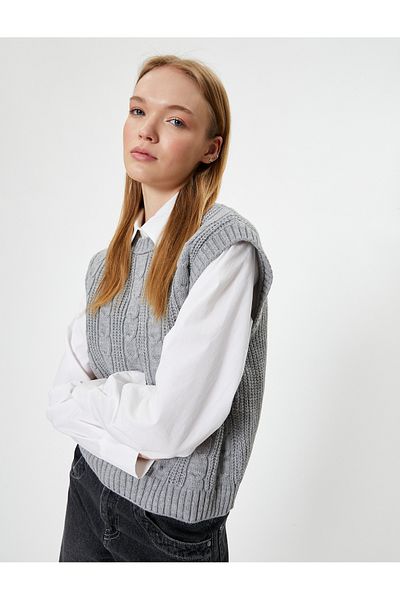 Koton Crew Neck Knitwear Sweater - Knitted Texture, Sleeveless