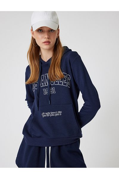 Koton College Printed - oversize mikina s kapucí a klokaní kapsou