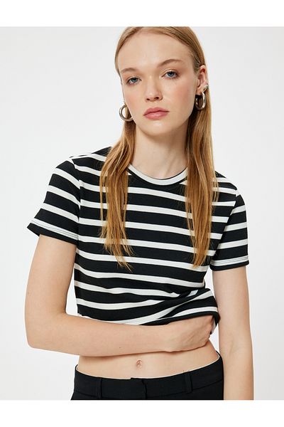 Koton Crew Neck Slim Fit Basic T-Shirt - Short Sleeve