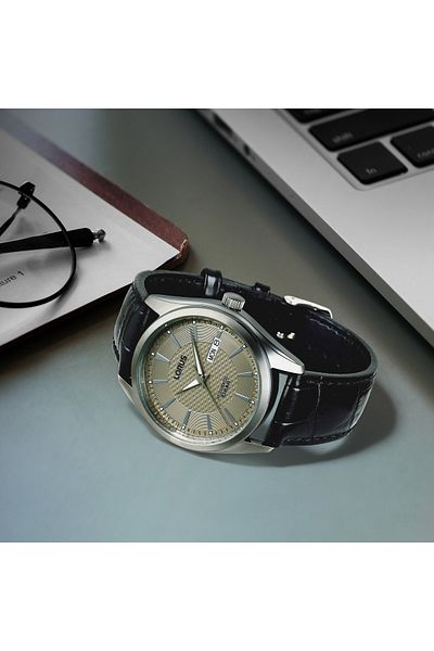 Lorus RL489BX9 Automatic Men's Wristwatch - Design and Elegance
