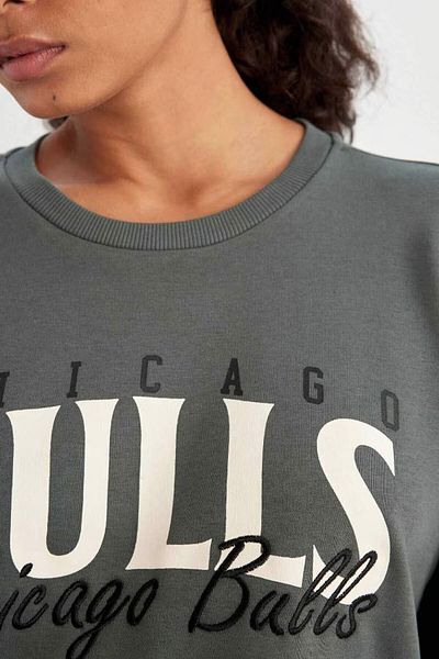 DeFacto Φούτερ Chicago Bulls Fit NBA με λαιμόκοψη - C8247ax24au