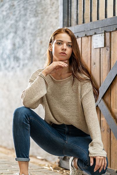 VerdeBlanco Pulover oversize cu gât barcă - Bej nisip