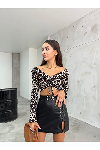 BİKELİFE Dámská oříznutá halenka s leopardím vzorem na přední straně Madonna s límečkem se setrvačníkem