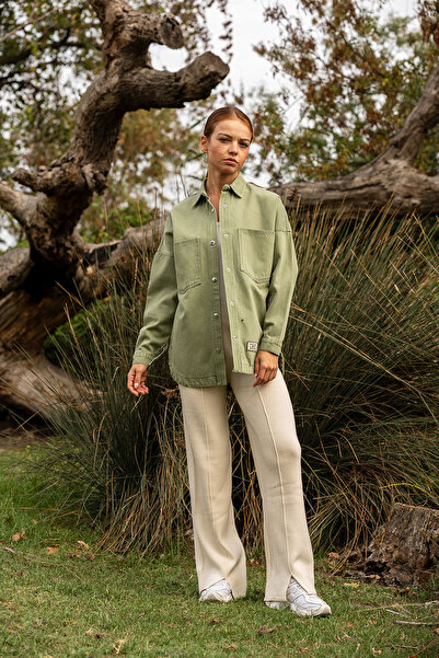 VerdeBlanco Cep Detaylı Nakışlı Kalın Kot Gömlek Yeşil