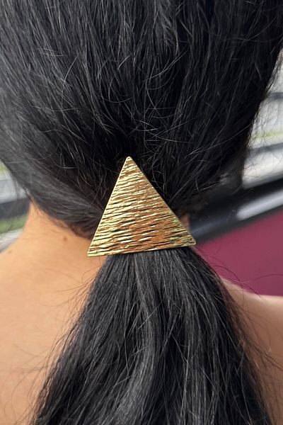 TAKIŞTIR Gold Color Triangle Metal Detailed Rubber Buckle