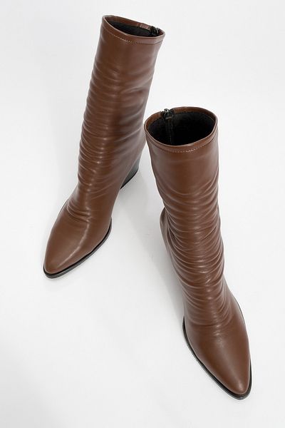 LuviShoes Γυναικείες μπότες με χοντρό τακούνι LAVAL καφέ δέρμα με φερμουάρ στην πλάτη
