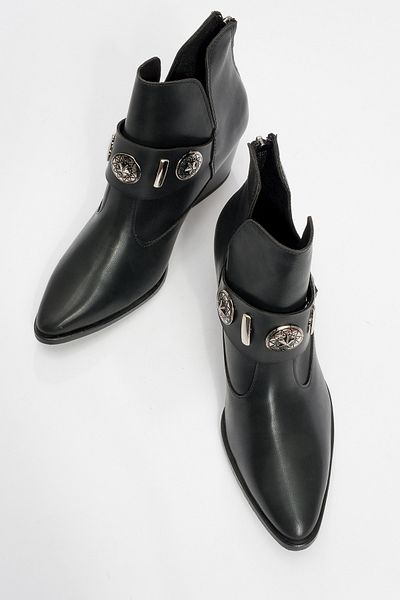 LuviShoes Γυναικείες μπότες με χοντρό τακούνι KENDA Μαύρες Δερμάτινες Πίσω Πόρπη με φερμουάρ