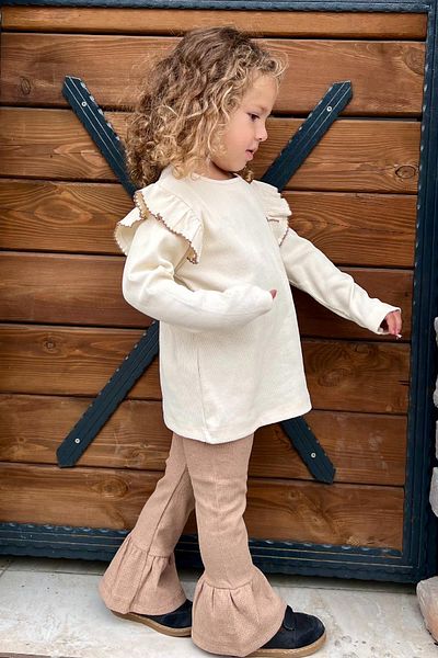meqlife Girl's Beige Flare Leg Set - Crochet Detailed