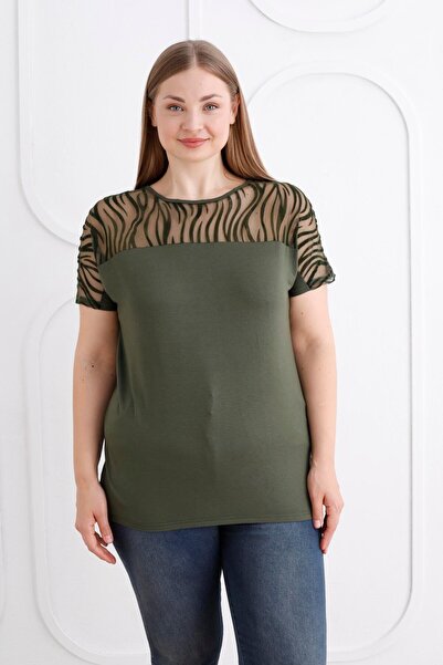 EGZEBRU Kısa Kol Önü Zebra Desen Büyük Beden Haki Bluz