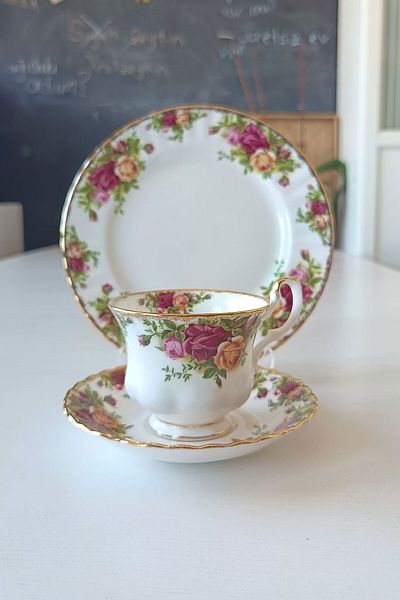 Royal Albert Old Country Roses 3 Pieces Bone China Teacup