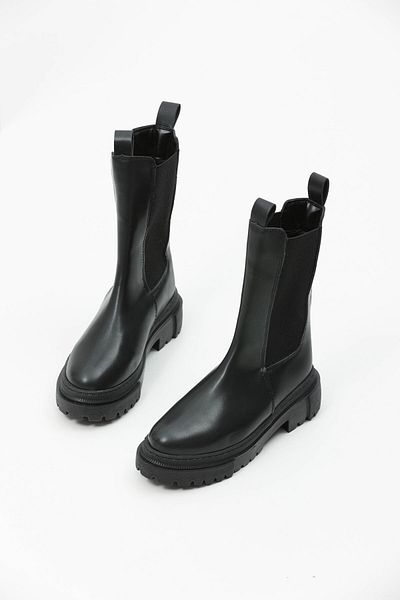 TREND Black Chelsea Boots - Lightweight and Comfortable Winter Sole