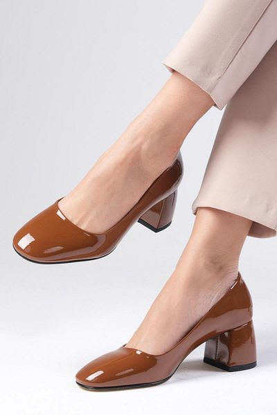 Mio Gusto Jade Tan Color Patent Leather Block Heeled Round Toe Women's Heeled Mary Jane Shoes