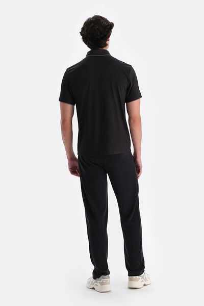 Dagi Schwarzes Herren-T-Shirt aus technischem Stoff mit Polokragen