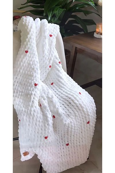 Meltem's White Puffy Red Hearted Single Personal Blanket 140X170
