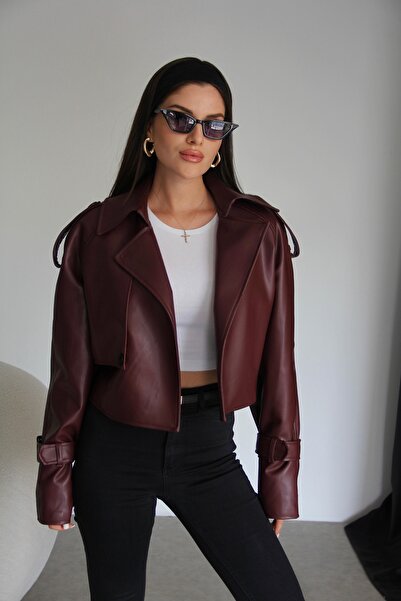 Julidress سترة جلدية قصيرة مبطنة بأزرار أمامية باللون العنابي