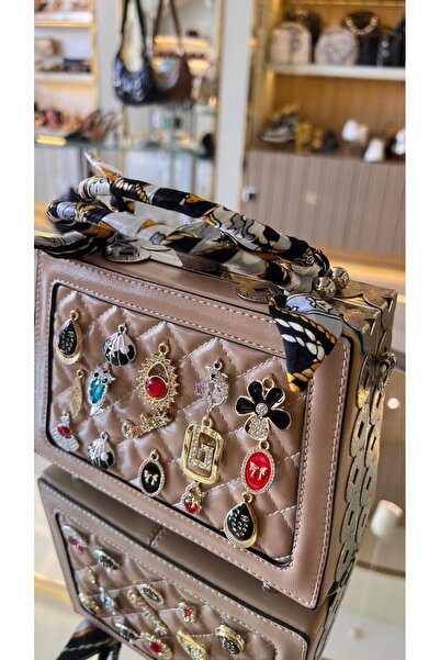 KRISTE BELL İthal Fularlı Emojili Kare Model Kadın Çanta