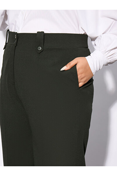 Sassafras By Styli Plus Front Loop Detail Bell Bottom Pants