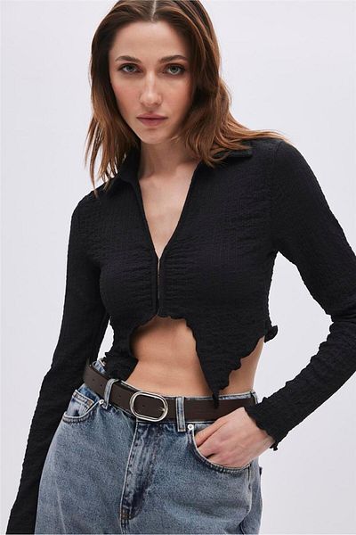 SHERIN Μαύρη ασύμμετρη μπλούζα Crop
