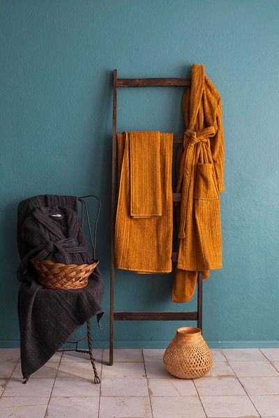 Apricitas HOME Αιώνιο Οικογενειακό Σετ με Μπουρνούζι από Ανθρακί-Σαφράν