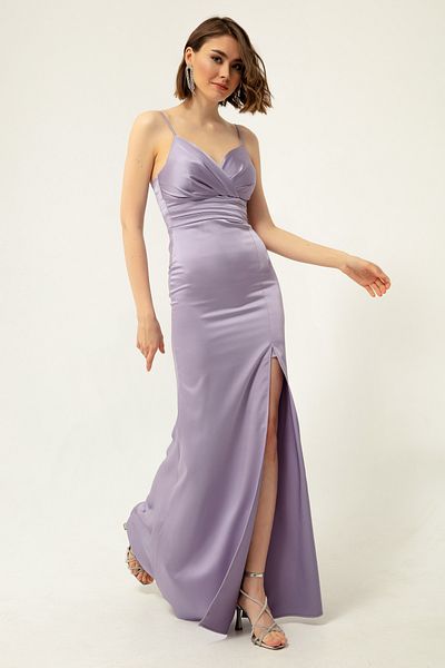 Lafaba Langes Satin-Abendkleid und Abschlusskleid für Damen mit Trägerschlitz in Flieder