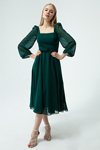 Lafaba Kadın Zümrüt Yeşili Kare Yaka Kemerli Midi Şifon Abiye Elbise