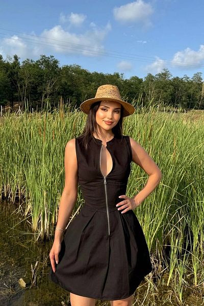 Bak Moda Rochie mini neagră - jumătate de fermoar, mânecă zero