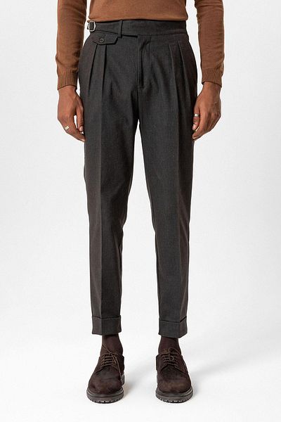 Antioch Braune Herrenhose mit hoher Taille und Schnallendetails