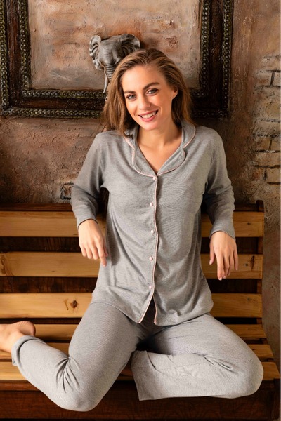 Sude HOMEWEAR طقم بيجامة رمادي بأكمام طويلة وأزرار أمامية